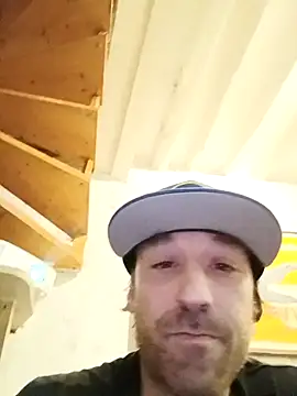 Crookedcook82xh online show from March 25, 2026, 9:10 pm