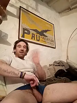 Crookedcook82xh online show from March 29, 2026, 7:58 pm