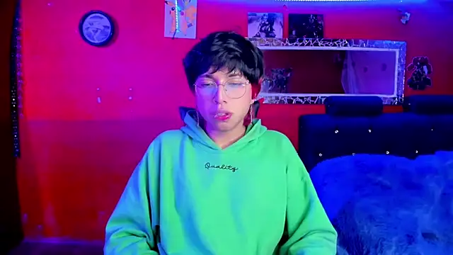 Snapshot of AnggelONfiree chatting on March 12, 2025, 5:02 am AnggelONfiree online show from March 12, 2025, 5:02 am