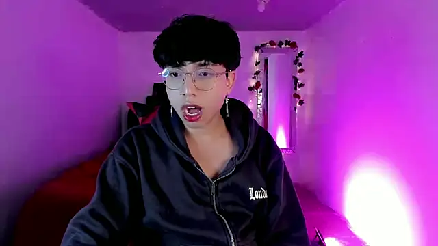 AnggelONfiree online show from December 3, 2025, 3:25 am