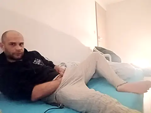 Zbochunec online show from February 2, 2026, 2:32 am