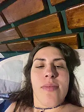 isadelasestrellas online show from February 11, 2026, 1:27 pm