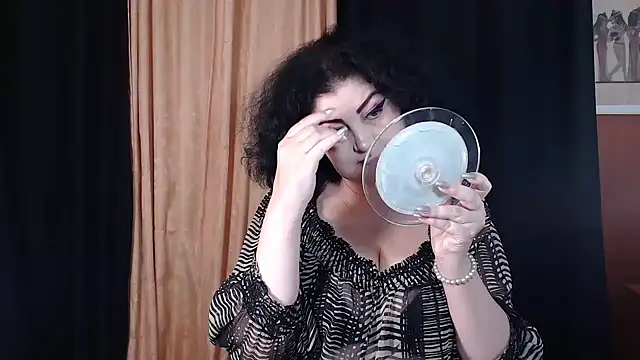  MissJ  online show from October 26, 2025, 5:02 am