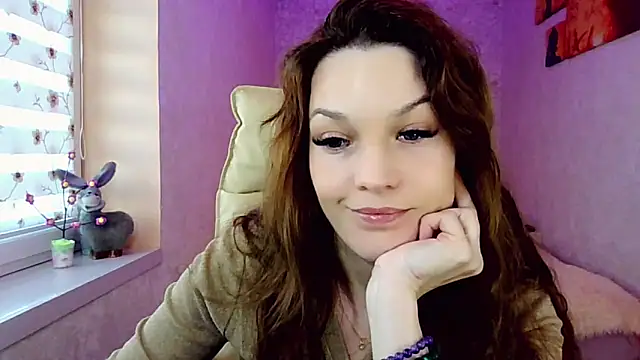 impossibleluna online show from April 12, 2026, 3:39 pm