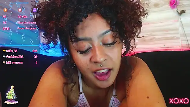 Snapshot of curly_anniz4_ chatting on December 10, 2024, 8:51 am curly anniz4 online show from December 10, 2024, 8:51 am