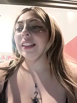 madelaine- online show from December 18, 2025, 6:25 pm