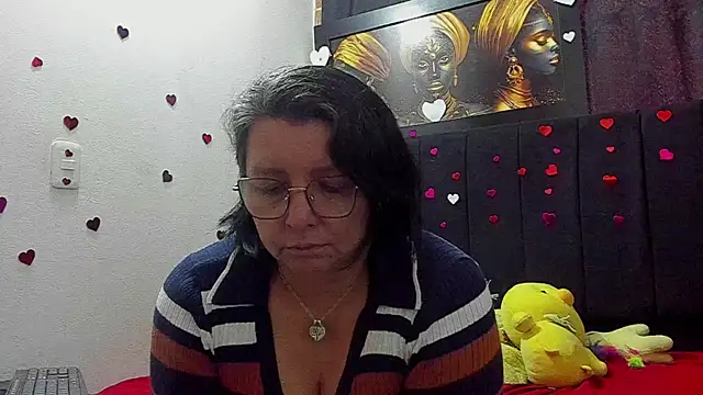 Evaaross 2345 online show from June 9, 2026, 2:17 pm