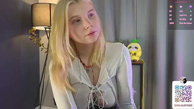Snapshot of DaisyElmers chatting on February 4, 2025, 8:46 am DaisyElmers online show from February 4, 2025, 8:46 am