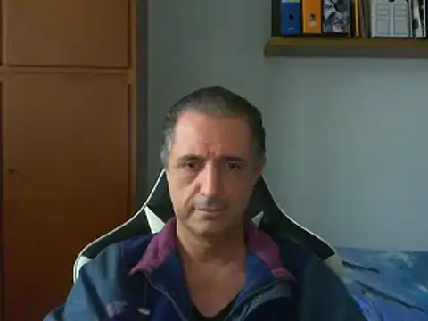 Snapshot of lliuk70mi chatting on February 9, 2025, 2:07 pm lliuk70mi online show from February 9, 2025, 2:07 pm