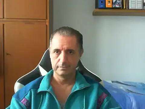 Snapshot of lliuk70mi chatting on March 15, 2025, 12:13 pm lliuk70mi online show from March 15, 2025, 12:13 pm