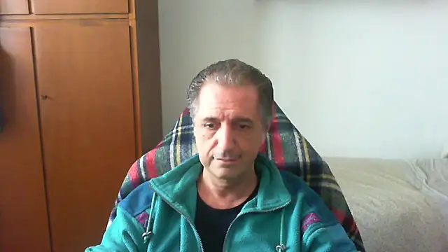 Snapshot of lliuk70mi chatting on April 20, 2026, 12:41 pm lliuk70mi online show from April 20, 2026, 12:41 pm