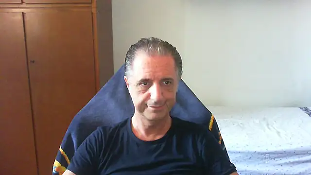 Snapshot of lliuk70mi chatting on May 26, 2026, 1:29 pm lliuk70mi online show from May 26, 2026, 1:29 pm