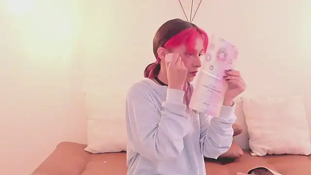 RedMeloddy online show from March 3, 2025, 7:17 pm