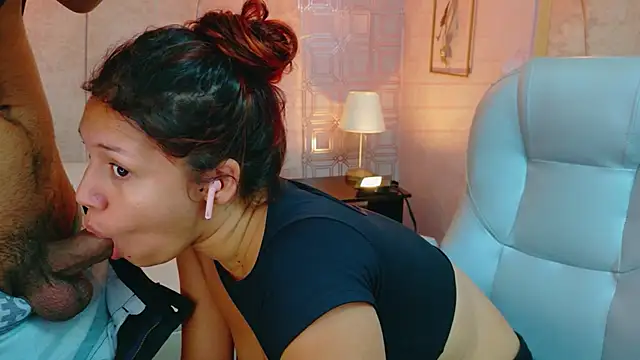 Annyeli online show from November 2, 2025, 2:41 pm