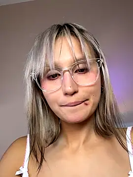 Snapshot of bigbabykiki chatting on October 4, 2025, 3:43 pm bigbabykiki online show from October 4, 2025, 3:43 pm