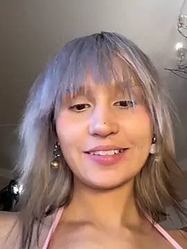 bigbabykiki online show from November 13, 2025, 6:29 pm