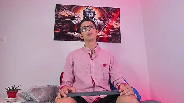 Snapshot of Ethan_Sai___ chatting on February 7, 2025, 5:29 pm Ethan Sai    online show from February 7, 2025, 5:29 pm