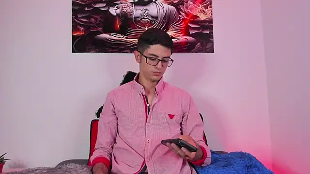 Snapshot of Ethan_Sai___ chatting on February 7, 2025, 8:31 pm Ethan Sai    online show from February 7, 2025, 8:31 pm