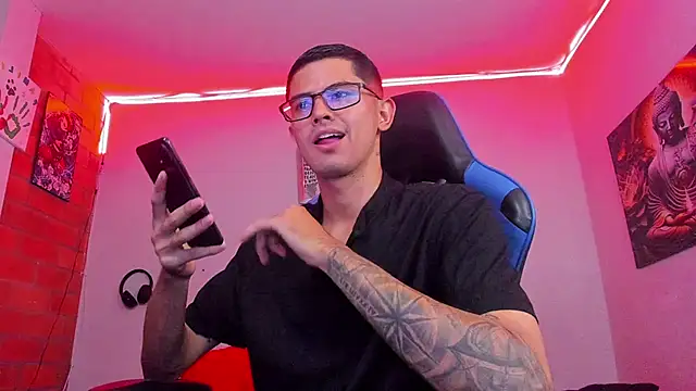 Snapshot of Ethan_Sai___ chatting on October 16, 2025, 2:23 am Ethan Sai    online show from October 16, 2025, 2:23 am