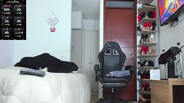 SophieBaker   online show from February 24, 2026, 1:47 am