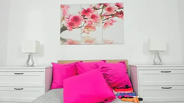 TiaRussel online show from February 27, 2026, 9:37 pm