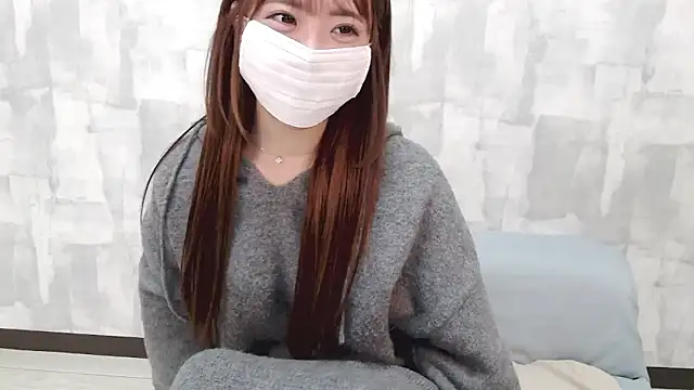 LOVE MOMO LOVE online show from November 7, 2025, 11:43 am