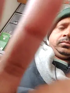 Snapshot of Raj1043 chatting on January 18, 2026, 5:44 am Raj1043 online show from January 18, 2026, 5:44 am