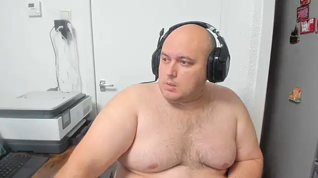 Snapshot of BigromeoXX chatting on December 22, 2024, 6:48 pm BigromeoXX online show from December 22, 2024, 6:48 pm