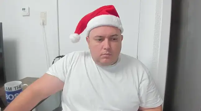 Snapshot of BigromeoXX chatting on December 25, 2024, 11:54 am BigromeoXX online show from December 25, 2024, 11:54 am