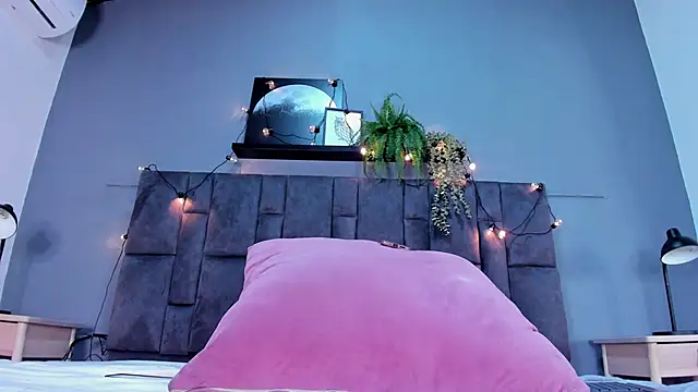 DulceAurora   online show from October 7, 2025, 2:42 am