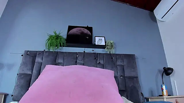 DulceAurora   online show from March 6, 2026, 3:03 am