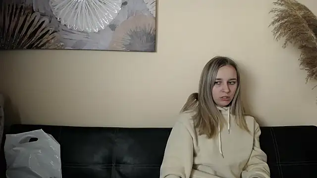  Nicole new online show from November 7, 2025, 11:32 am