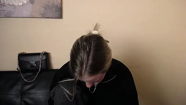  Nicole new online show from December 19, 2025, 2:46 pm