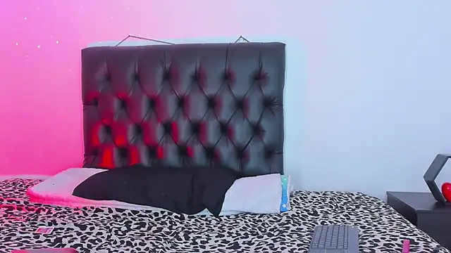 seline wolff online show from January 7, 2025, 3:46 am