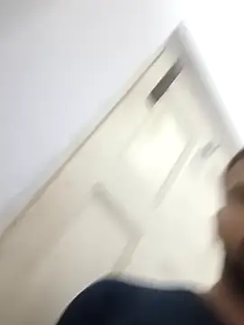 yourboy2000   online show from October 1, 2025, 9:37 am