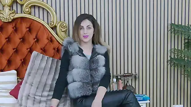 EmaSkyes online show from March 8, 2025, 10:32 am