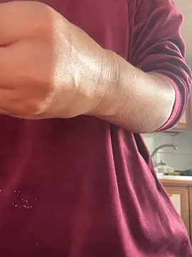 EmaSkyes online show from September 14, 2025, 5:50 am