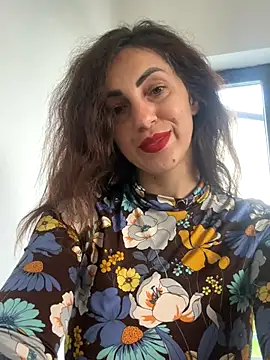 EmaSkyes online show from October 14, 2025, 6:47 am