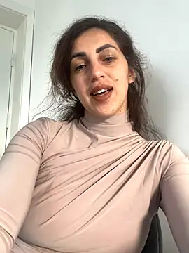 EmaSkyes online show from October 22, 2025, 6:46 am