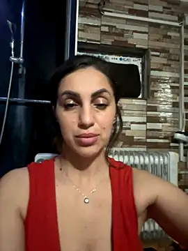 EmaSkyes online show from December 4, 2025, 7:22 pm