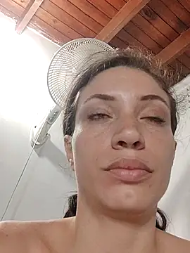 aurelialux online show from February 18, 2025, 1:10 am