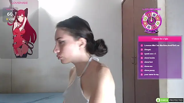 aurelialux online show from February 20, 2025, 9:09 pm