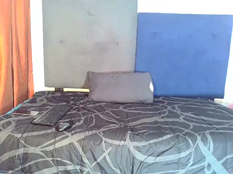 ReginaStar16 online show from February 19, 2025, 8:20 pm