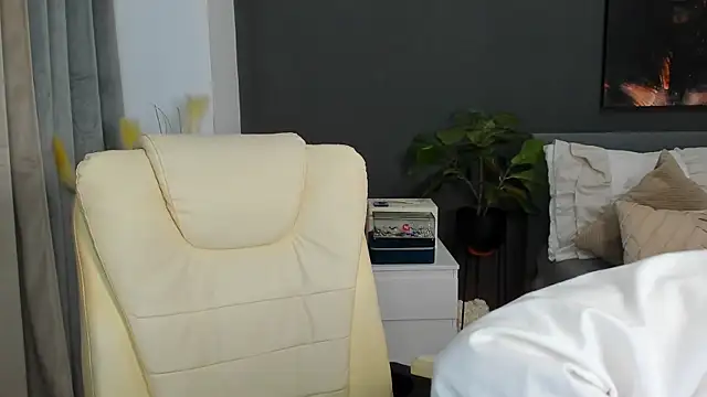 Sonia  Rey online show from October 28, 2025, 3:36 pm