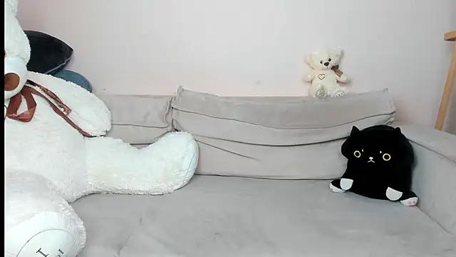 Snapshot of daeneryy chatting on February 19, 2025, 12:03 am daeneryy online show from February 19, 2025, 12:03 am