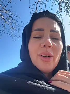 Snapshot of AnaRhodes chatting on March 4, 2025, 8:46 am AnaRhodes online show from March 4, 2025, 8:46 am