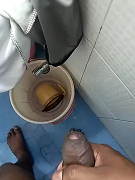 Snapshot of Mmm992170 chatting on February 11, 2025, 4:55 am Mmm992170 online show from February 11, 2025, 4:55 am