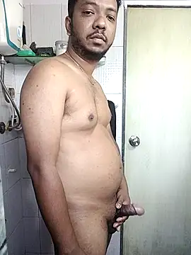 Snapshot of Mmm992170 chatting on February 24, 2025, 3:55 am Mmm992170 online show from February 24, 2025, 3:55 am