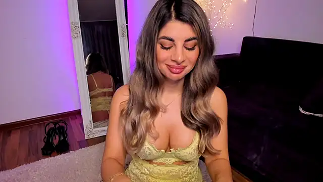 Queenofyouredreams online show from April 3, 2026, 10:08 pm