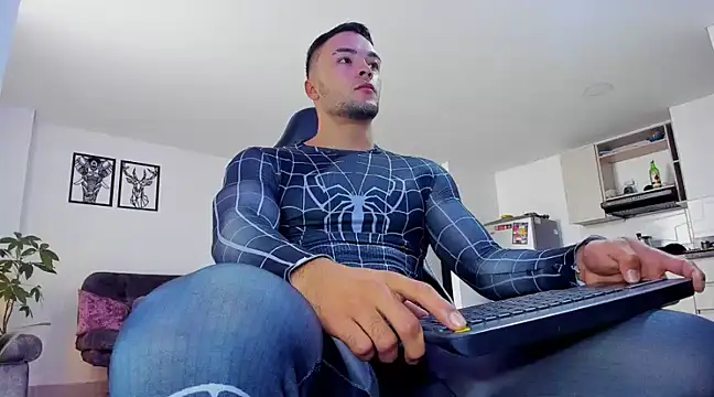 Snapshot of alexander_collin02 chatting on January 6, 2025, 1:30 pm alexander collin02 online show from January 6, 2025, 1:30 pm